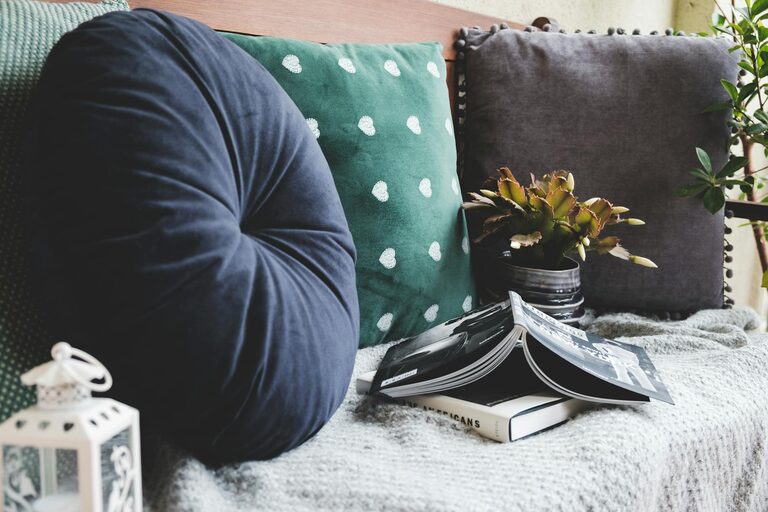 Tips for Creating a Cozy and Inviting Reading Nook at Home