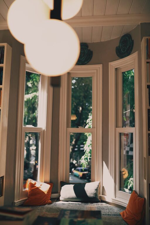 How to Create a Cozy and Inviting Reading Nook at Home